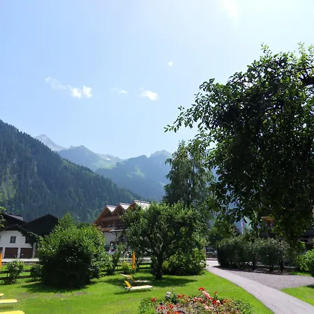 Rosenhof Aparthotel Mayrhofen