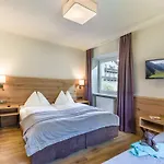 Rosenhof 4*
