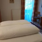 Rosenhof 4*