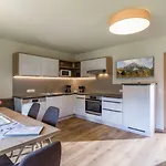 Rosenhof 4*