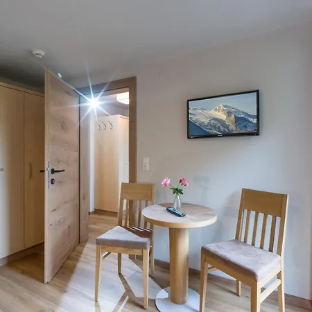Rosenhof 3*